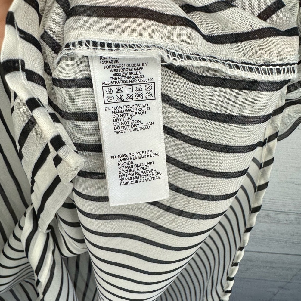 Forever 21 Sleeveless Button Down Sheer Blouse | SIZE S - Picture 7 of 7